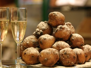 gelegenheid-oud-en-nieuw-oliebollen-champagne