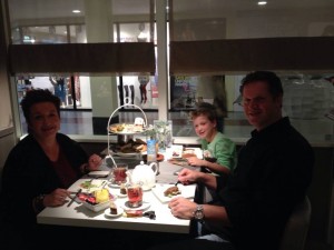 1391440_438357749603794_345044301_n