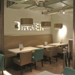 Lunchroom-binnen-Etten-Leur-tafel-390x390