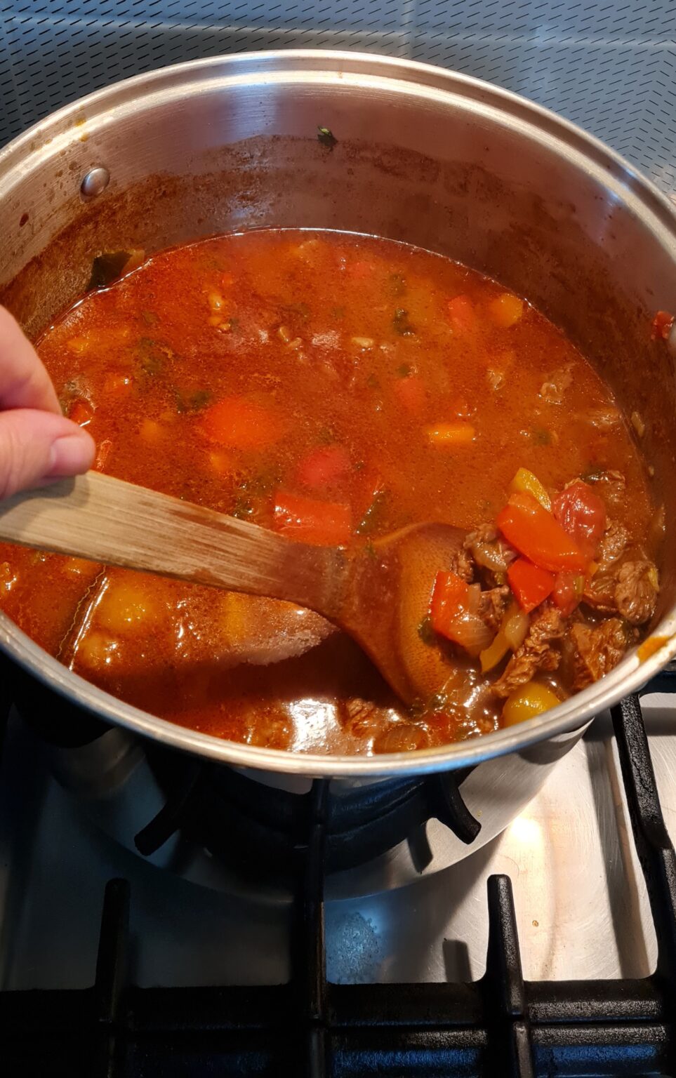 Goulash met rundervlees en wortel Recepten van Domy